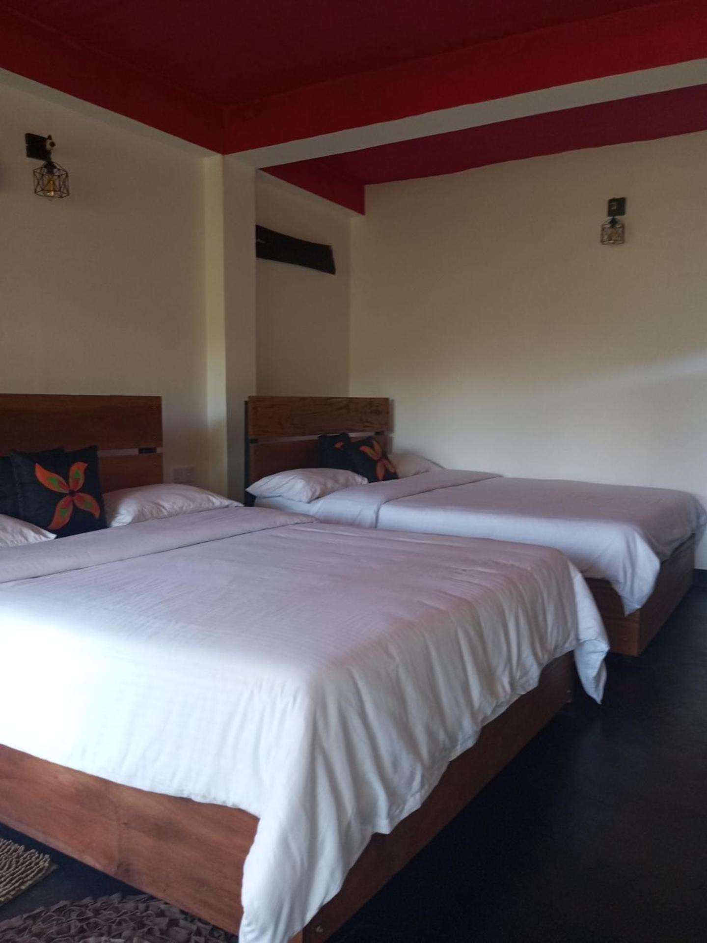 Chanidu Ella Inn Ngoại thất bức ảnh