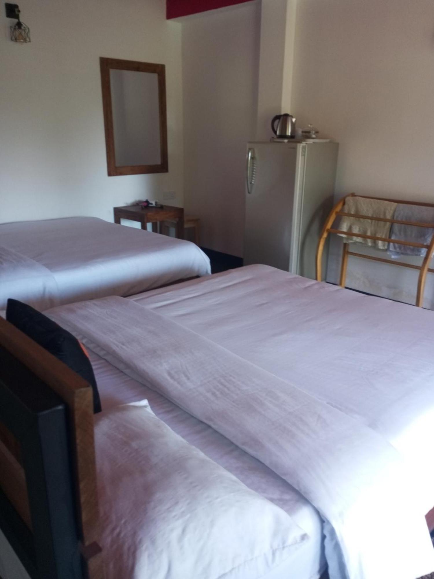 Chanidu Ella Inn Ngoại thất bức ảnh