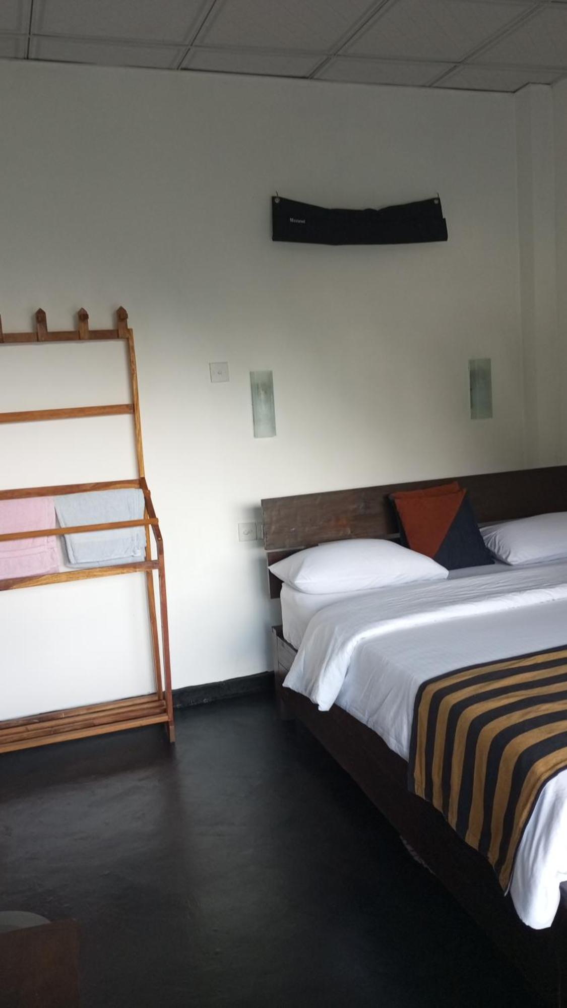 Chanidu Ella Inn Ngoại thất bức ảnh