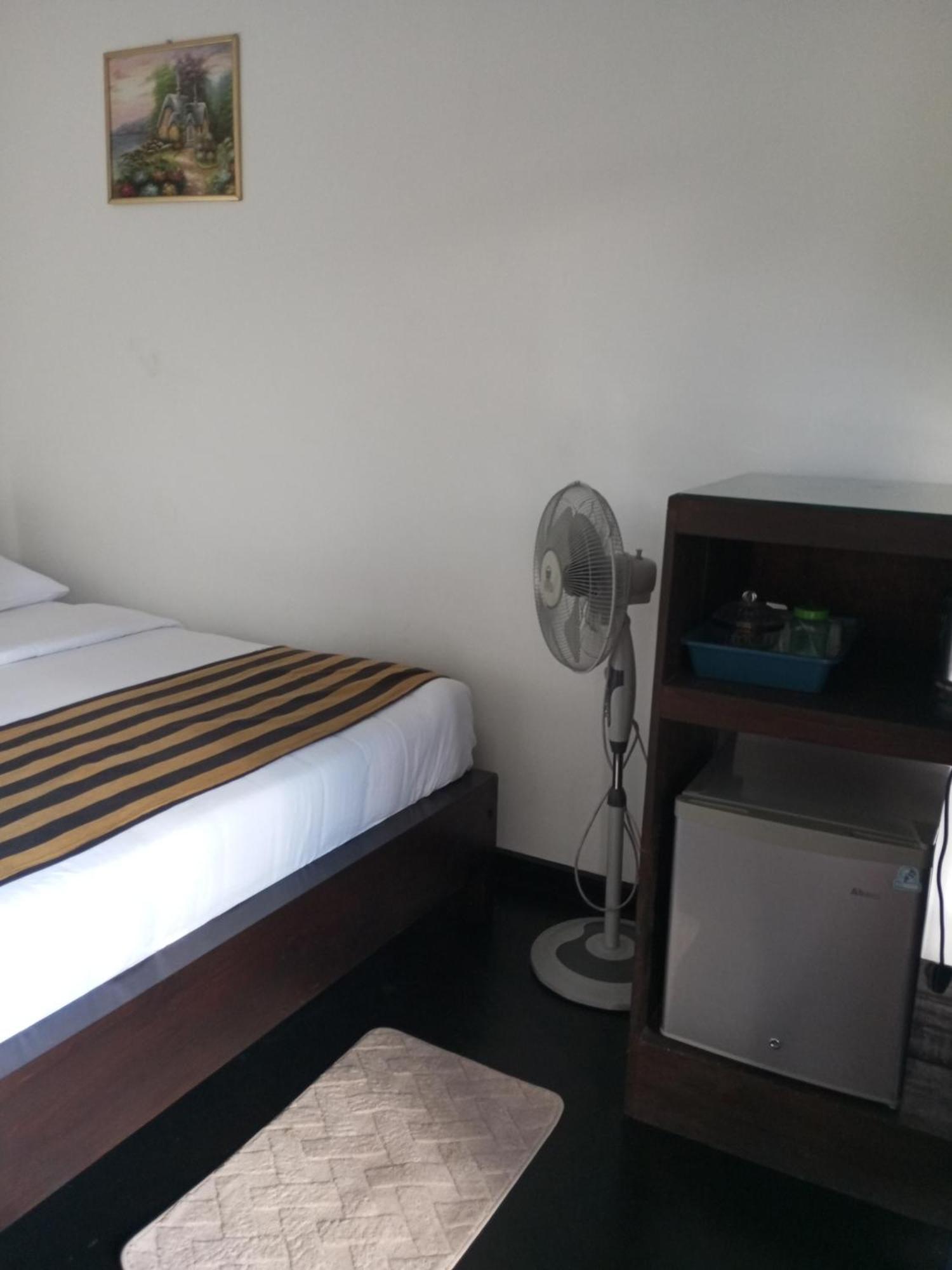 Chanidu Ella Inn Ngoại thất bức ảnh